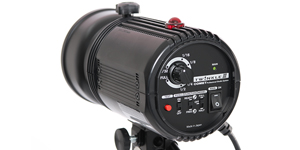 ストロボ300w
